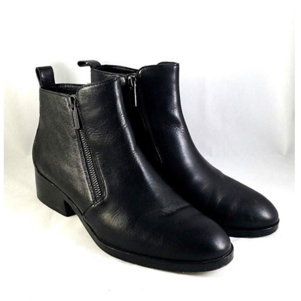COLE HAAN OAK ANKLE BOOTS🛍